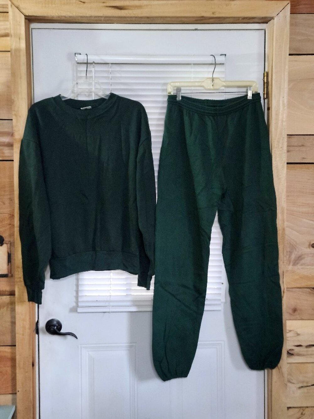 jerzess/pioneer mans sweatsuit  size xl